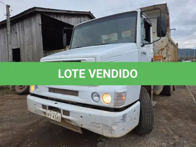 LOTE 015 - UM CAMINHÃO CAÇAMBA M/BENZ L 1620, ANO E MODELO2009, PLACAS IPY-4545