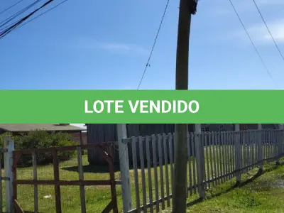 LOTE 001 - UMA CASA DE MADEIRA, DE ESQUINA, (NÃO AVERBADA NA MATRÍCULA) CONSTRUÍDA SOBRE O LOTE N°1 DA QUADRA F-14, BALNEÁRIO MAGISTÉRIO, NO MUNICÍPIO DE BALNEÁRIO PINHAL/RS