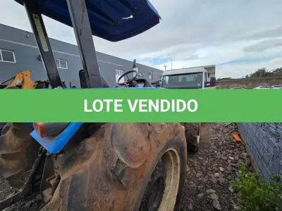 LOTE 013 - TRATOR NEW HOLLAND TL 75E, 4X4, DIESEL, AZUL, ANO2013