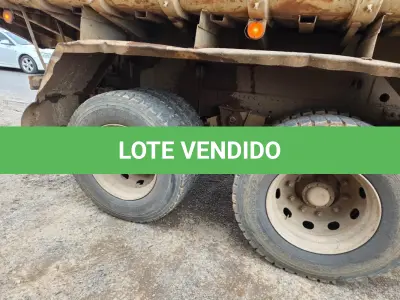 LOTE 015 - UM CAMINHÃO CAÇAMBA M/BENZ L 1620, ANO E MODELO2009, PLACAS IPY-4545