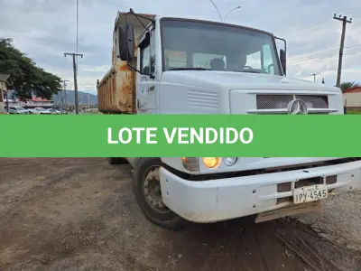 LOTE 015 - UM CAMINHÃO CAÇAMBA M/BENZ L 1620, ANO E MODELO2009, PLACAS IPY-4545