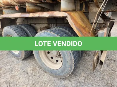 LOTE 015 - UM CAMINHÃO CAÇAMBA M/BENZ L 1620, ANO E MODELO2009, PLACAS IPY-4545