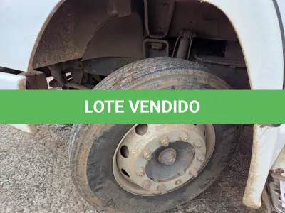 LOTE 015 - UM CAMINHÃO CAÇAMBA M/BENZ L 1620, ANO E MODELO2009, PLACAS IPY-4545