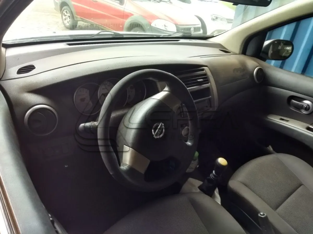 LOTE 008 - NISSAN LIVINA, GRAND LIVINA, ANO 2012 MODELO 2013
