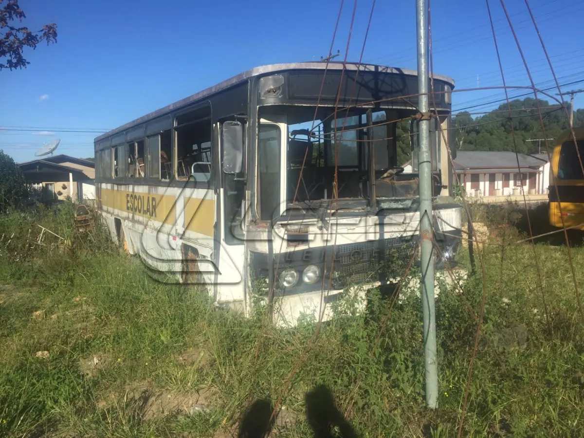 LOTE 005 - ÔNIBUS MERCEDES BENZ, ANO E MODELO 1979