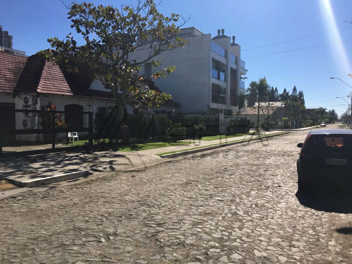 LOTE 001 - TERRENO URBANO COM BENFEITORIAS NA RUA SALDANHA GAMA EM TORRES/RS