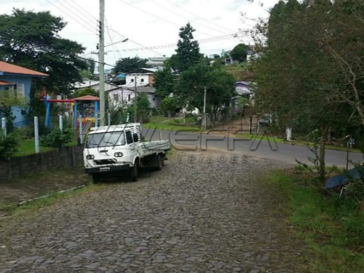 LOTE 003 - CASA NA RUA GENERAL CÂMARA EM PAROBÉ/RS
