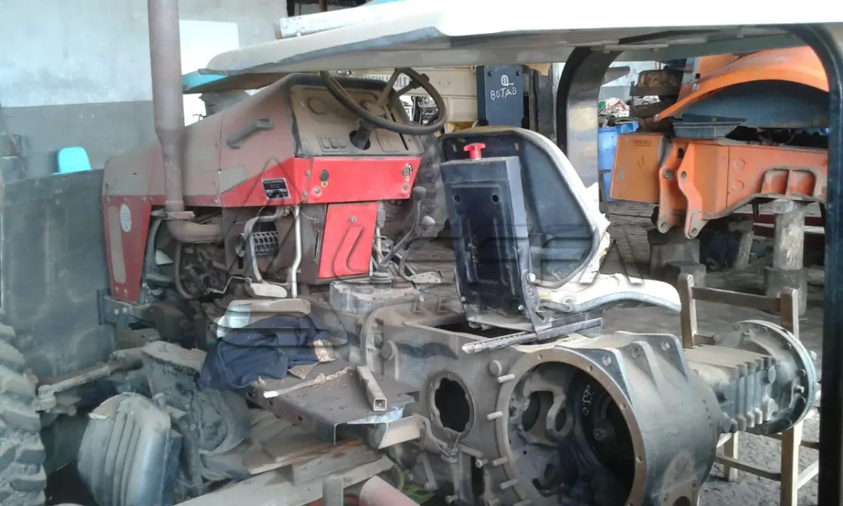 LOTE 011 - TRATOR MASSEY FERGUSON, 250 XE ANO 2010