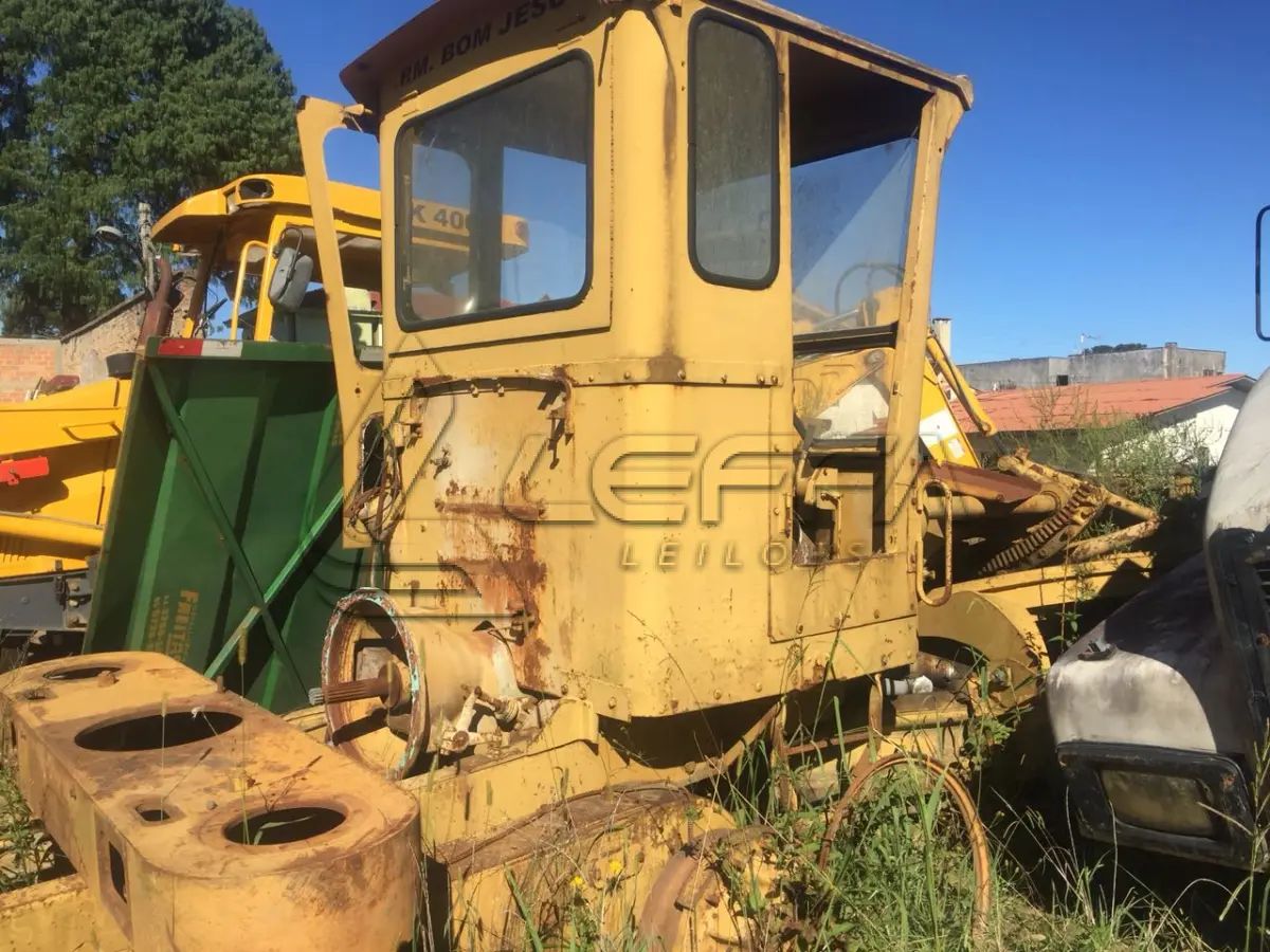 LOTE 003 - MOTONIVELADORA 120B