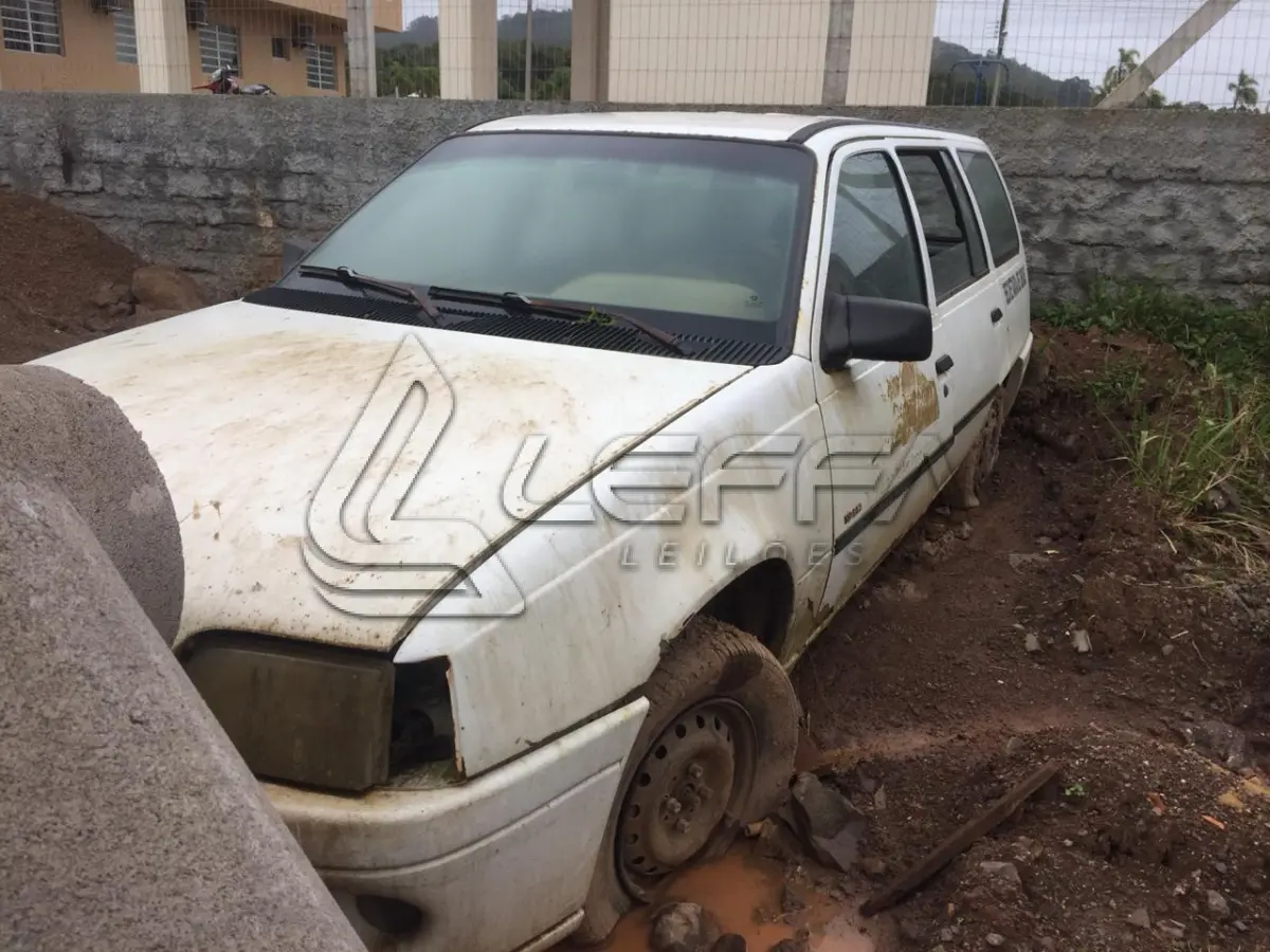 LOTE 005 - VEÍCULO IPANEMA