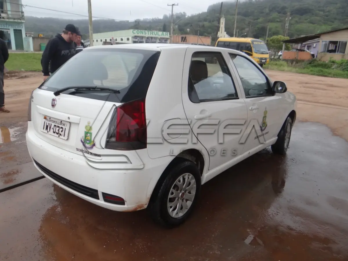 LOTE 004 - VEÍCULO FIAT PALIO FIRE, ANO 2015  MODELO 2016