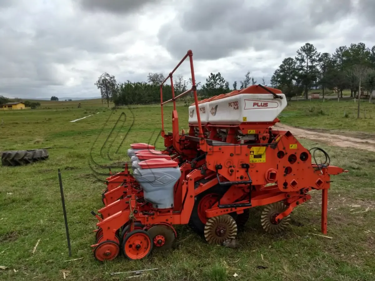 LOTE 013 - PLANTADEIRA DE SOJA 7 LINHAS, ANO 2016