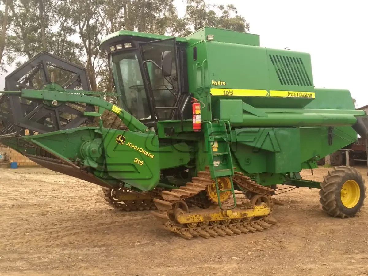 LOTE 019 - Colheitadeira John Deere 1175 com esteira hidro Ano 2008