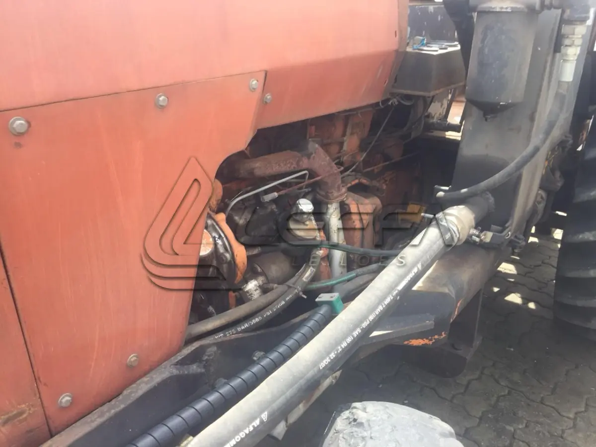 LOTE 006 - TRATOR MF, MASSEY FERGUSON, MODELO MF 65X C/ EMPILHADEIRA