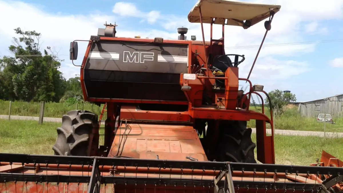 LOTE 001 - COLHEITADEIRA MF, MASSEY FERGUSON, MODELO E ANO 2005