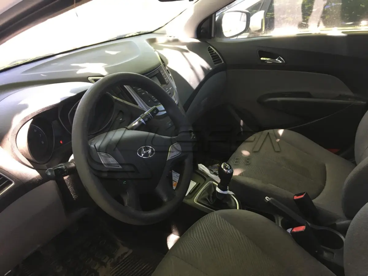 LOTE 004 - Veículo HB20S Hyundai, Ano 2014 Modelo 2015