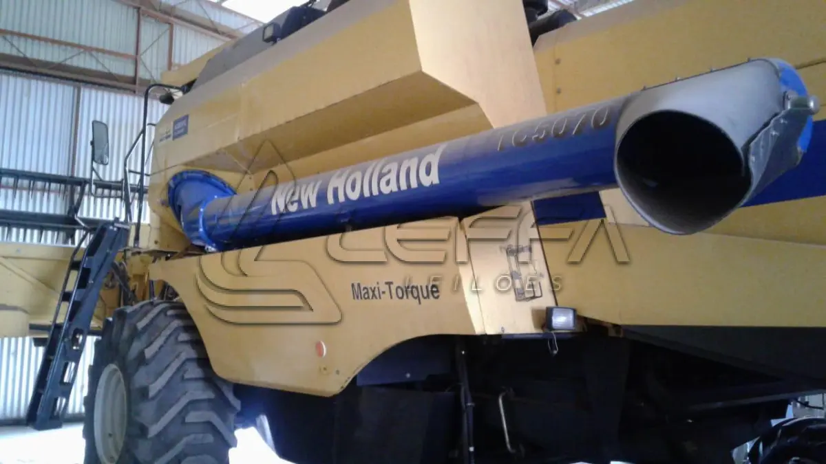 LOTE 004 - COLHEITADEIRA, NEW HOLLAND, MOD TC 5070, ANO 2013