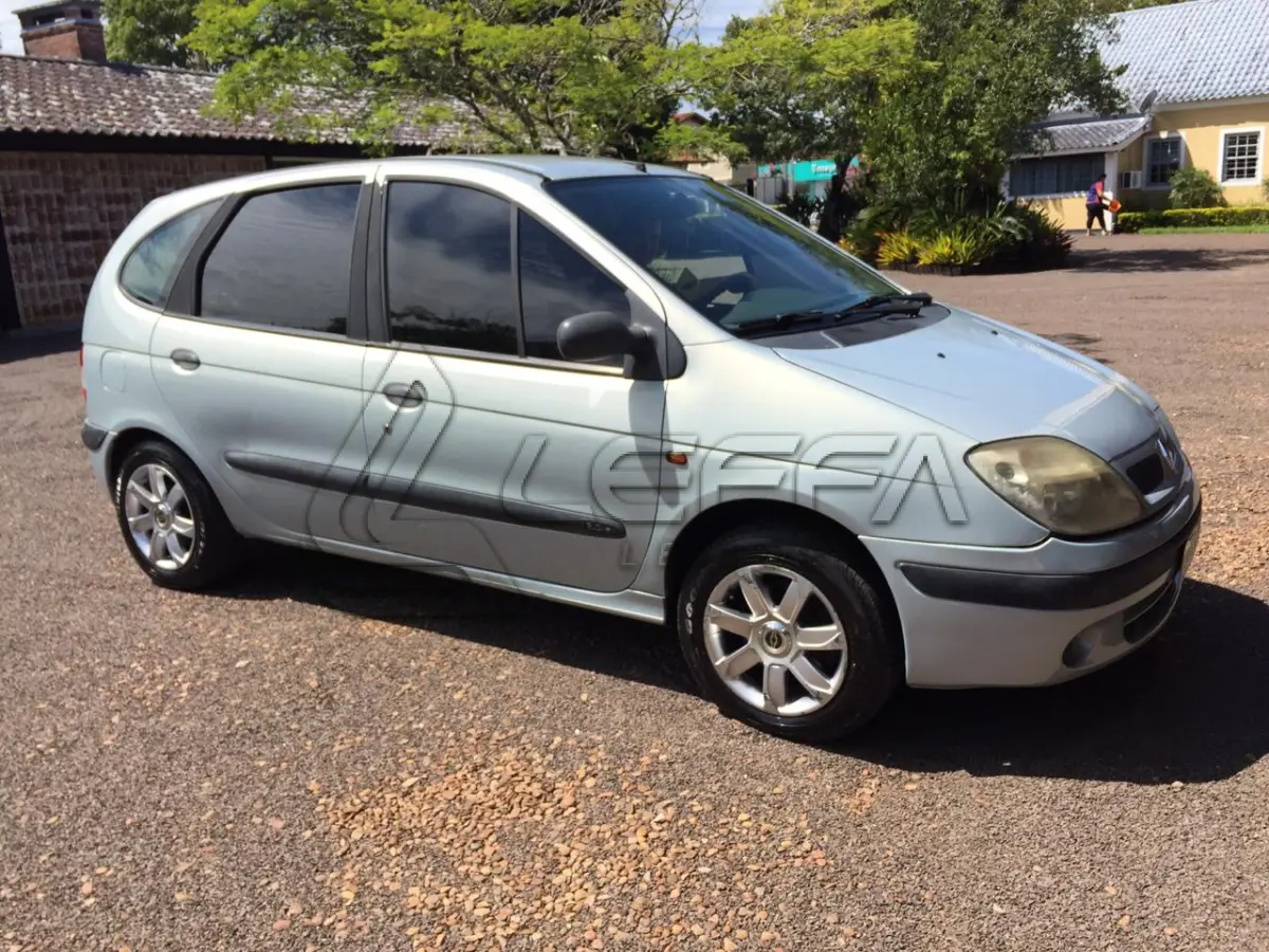 LOTE 006 - Renault Scenic Ano 2000 Modelo 2001