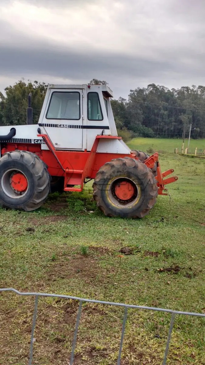 LOTE 014 - TRATOR CASE 2470, ANO 1978