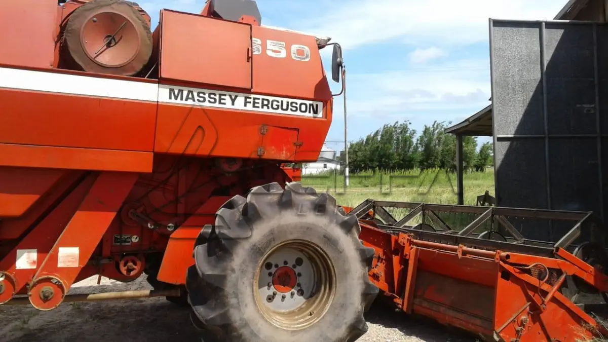 LOTE 001 - COLHEITADEIRA MF, MASSEY FERGUSON, MODELO E ANO 2005