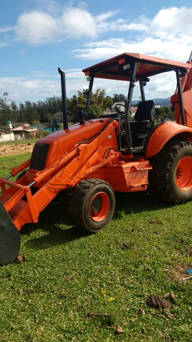 LOTE 012 - RETROESCAVADEIRA FIATALLIS FB80”2, ANO 1999