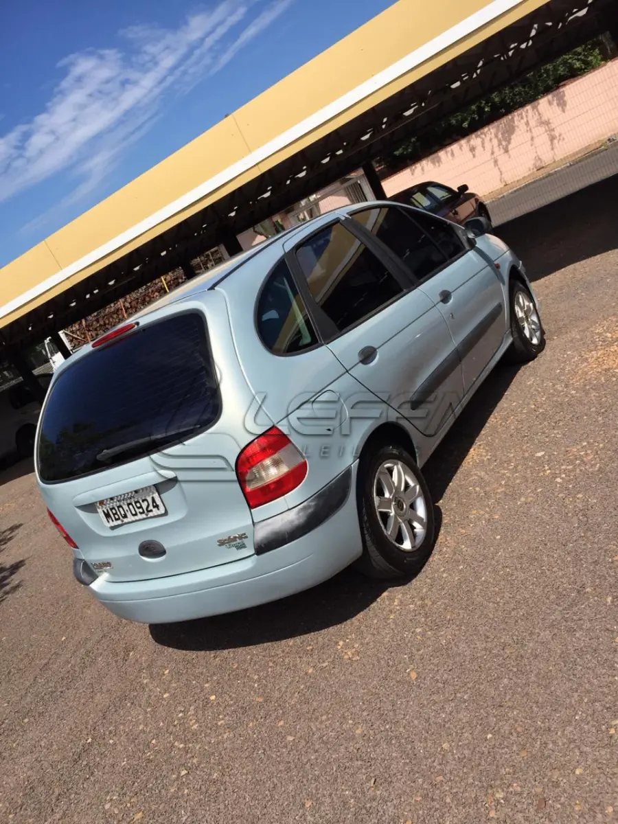 LOTE 006 - Renault Scenic Ano 2000 Modelo 2001