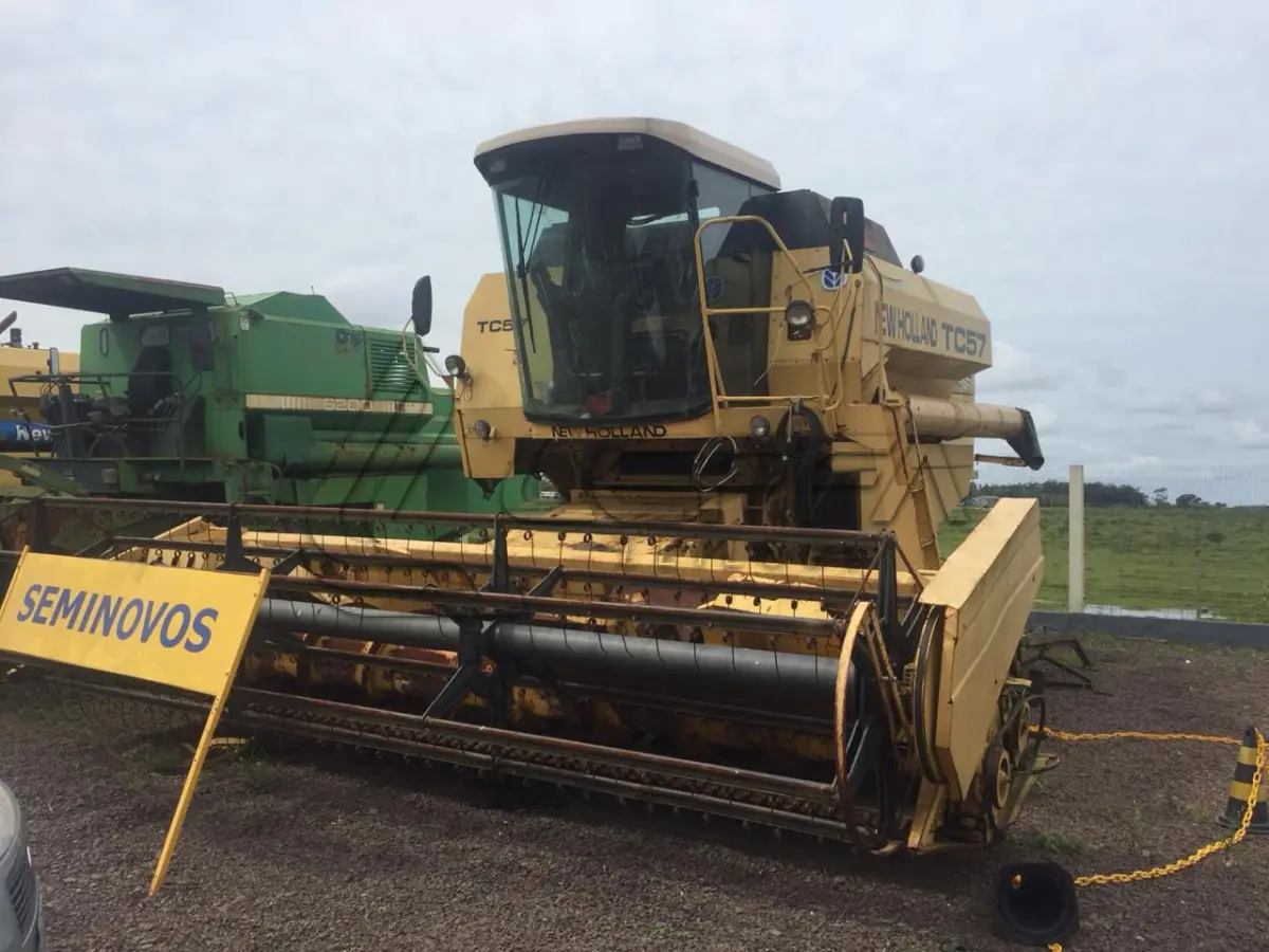 LOTE 003 - COLHEITADEIRA, NEW HOLLAND, ANO E MODELO 1996