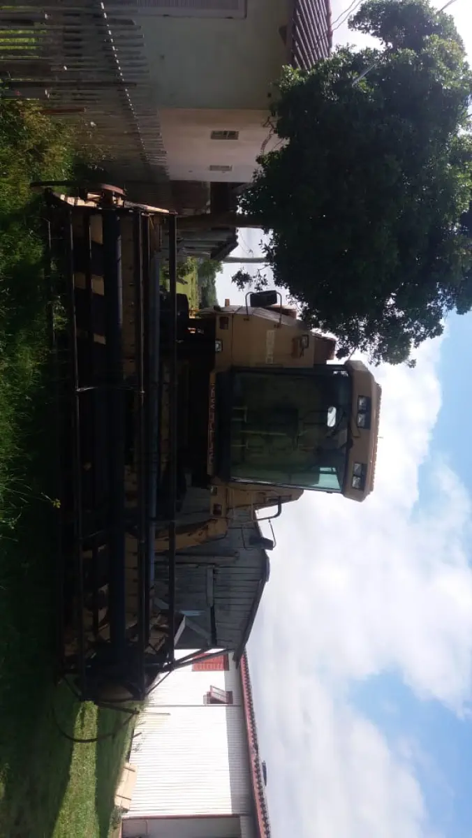 LOTE 020 - Colheitadeira NH 8050, Ano 1988