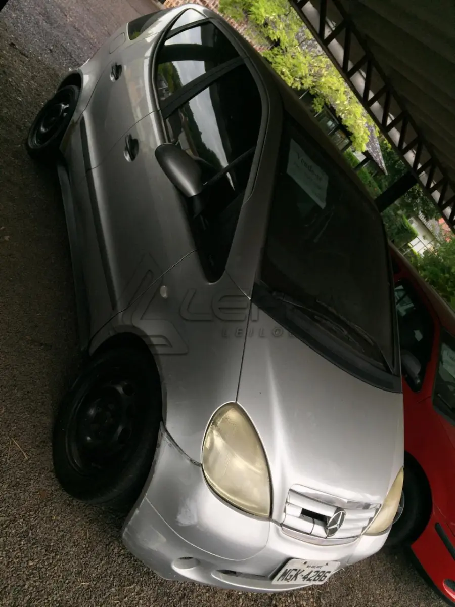 LOTE 003 - Mercedes Classe A160 Ano 2001 Modelo 2002
