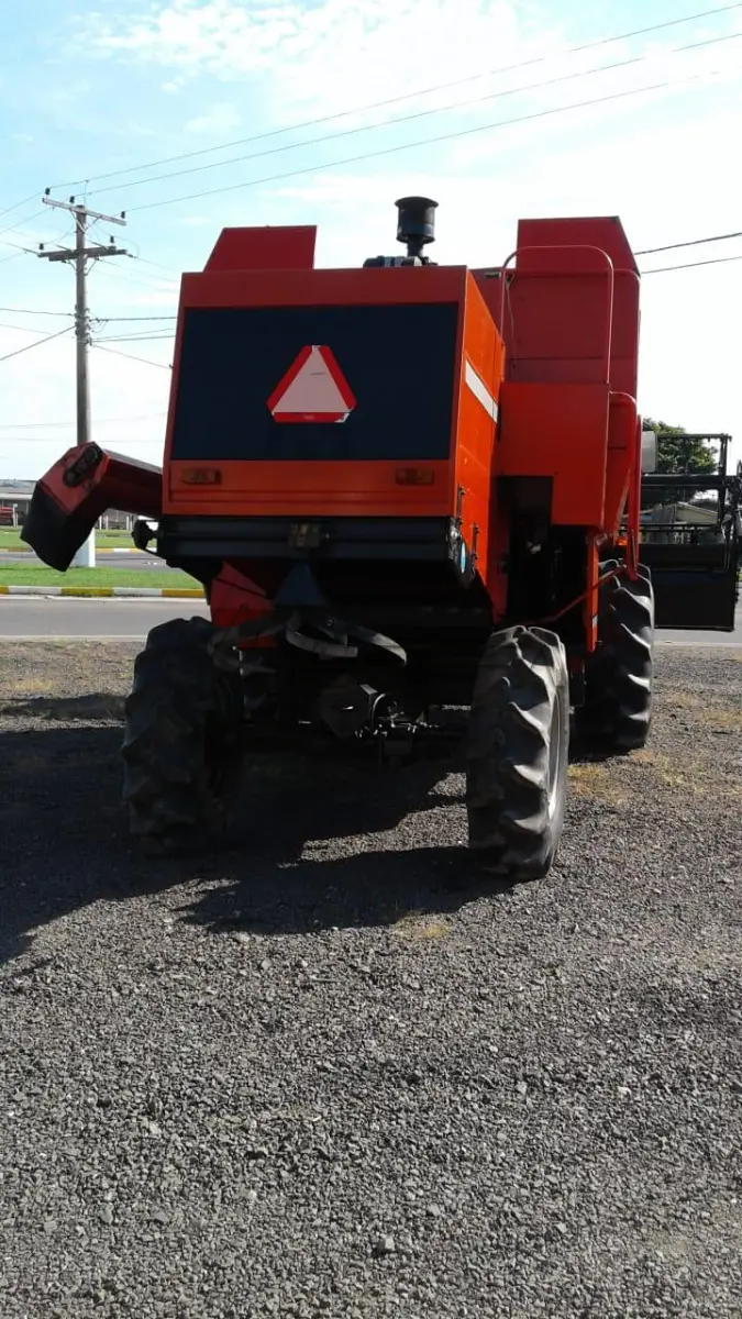 LOTE 001 - COLHEITADEIRA MF, MASSEY FERGUSON, MODELO E ANO 2005