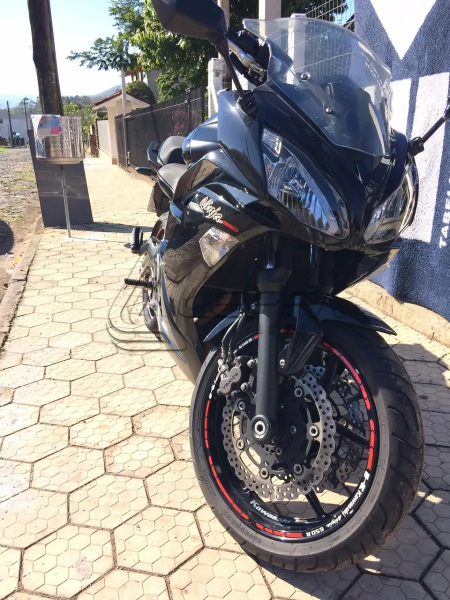 LOTE 002 - Kawasaki Ninja 650 Ano 2012 Modelo 2013