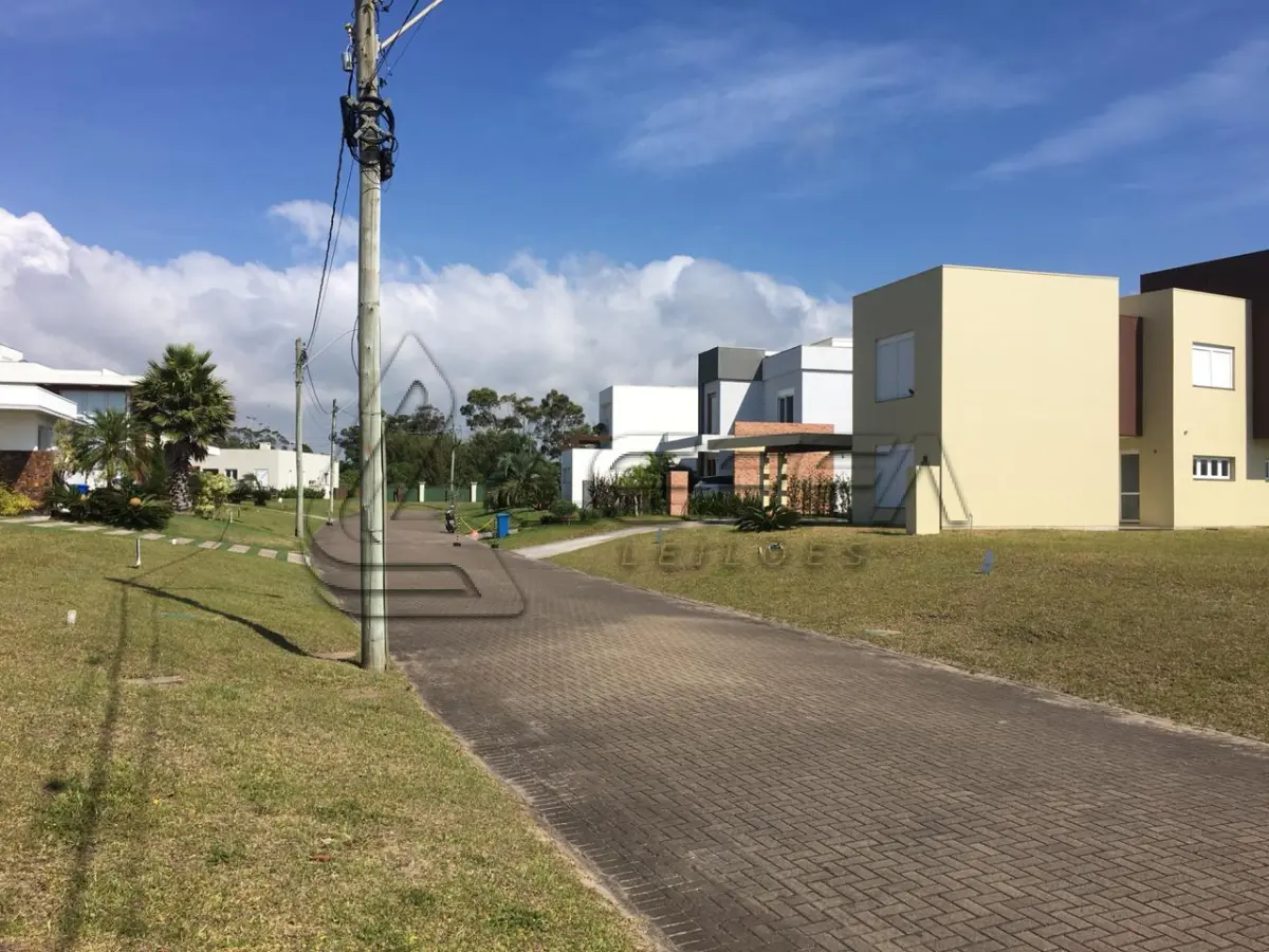 LOTE 001 - Terreno no Cond. Ocean Side, Unidade D34 quadra D, na Itapeva em Torres/RS