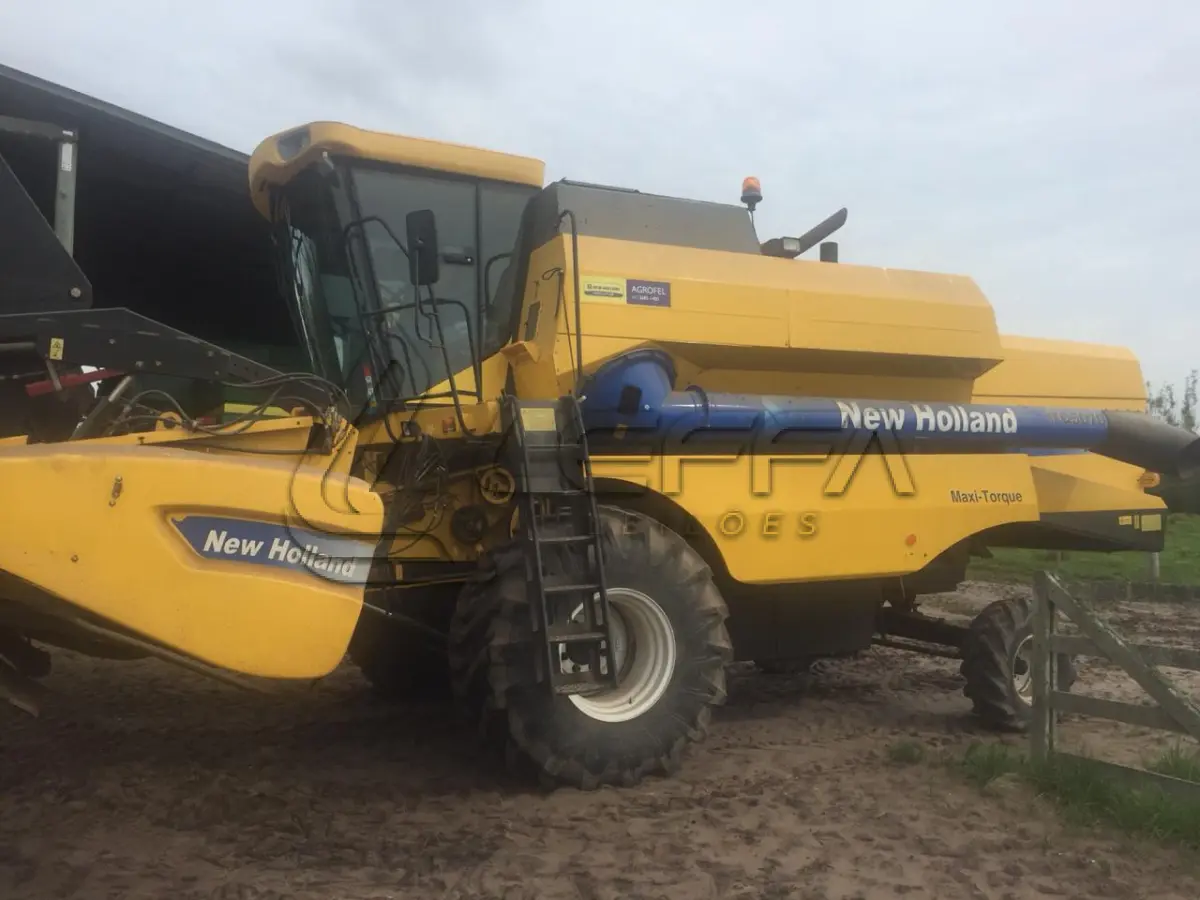 LOTE 004 - COLHEITADEIRA, NEW HOLLAND, MOD TC 5070, ANO 2013
