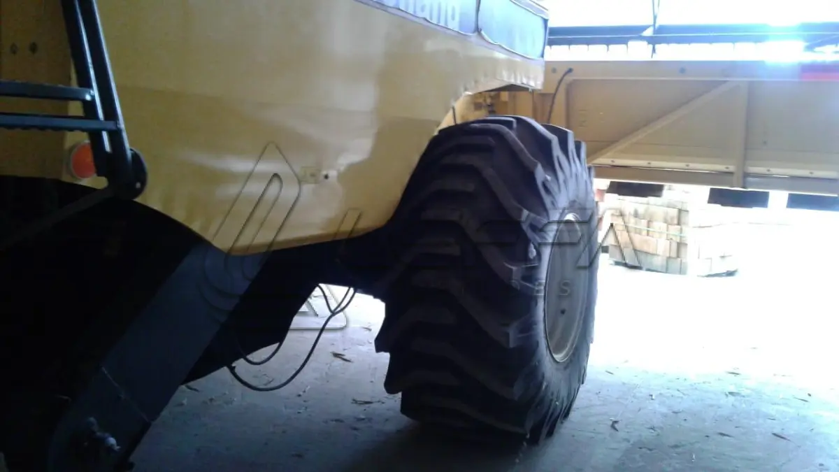 LOTE 004 - COLHEITADEIRA, NEW HOLLAND, MOD TC 5070, ANO 2013