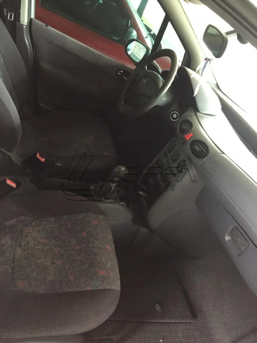 LOTE 003 - Mercedes Classe A160 Ano 2001 Modelo 2002