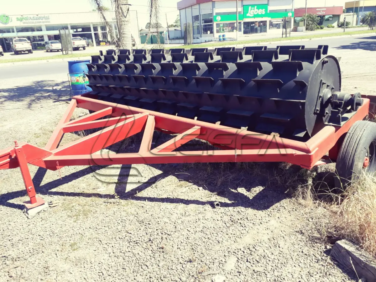 LOTE 004 - ROLO FACA