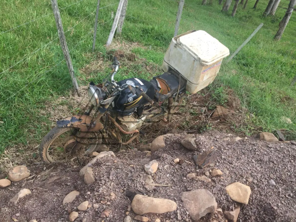 LOTE 006 - MOTOCICLETA YAMAHA, Sucata