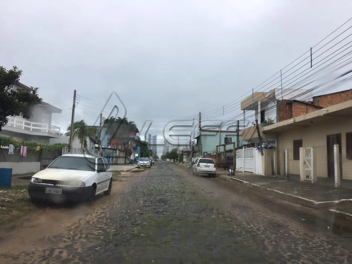 LOTE 001 - Terreno Urbano, com benfeitorias, na Rua Alexandrino de Alencar em Torres/RS