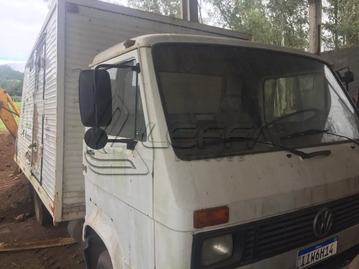 LOTE 001 - CAMINHÃO VW, 7.90 S, placas IIW-6H14, diesel, ano e modelo 1989, cor branca