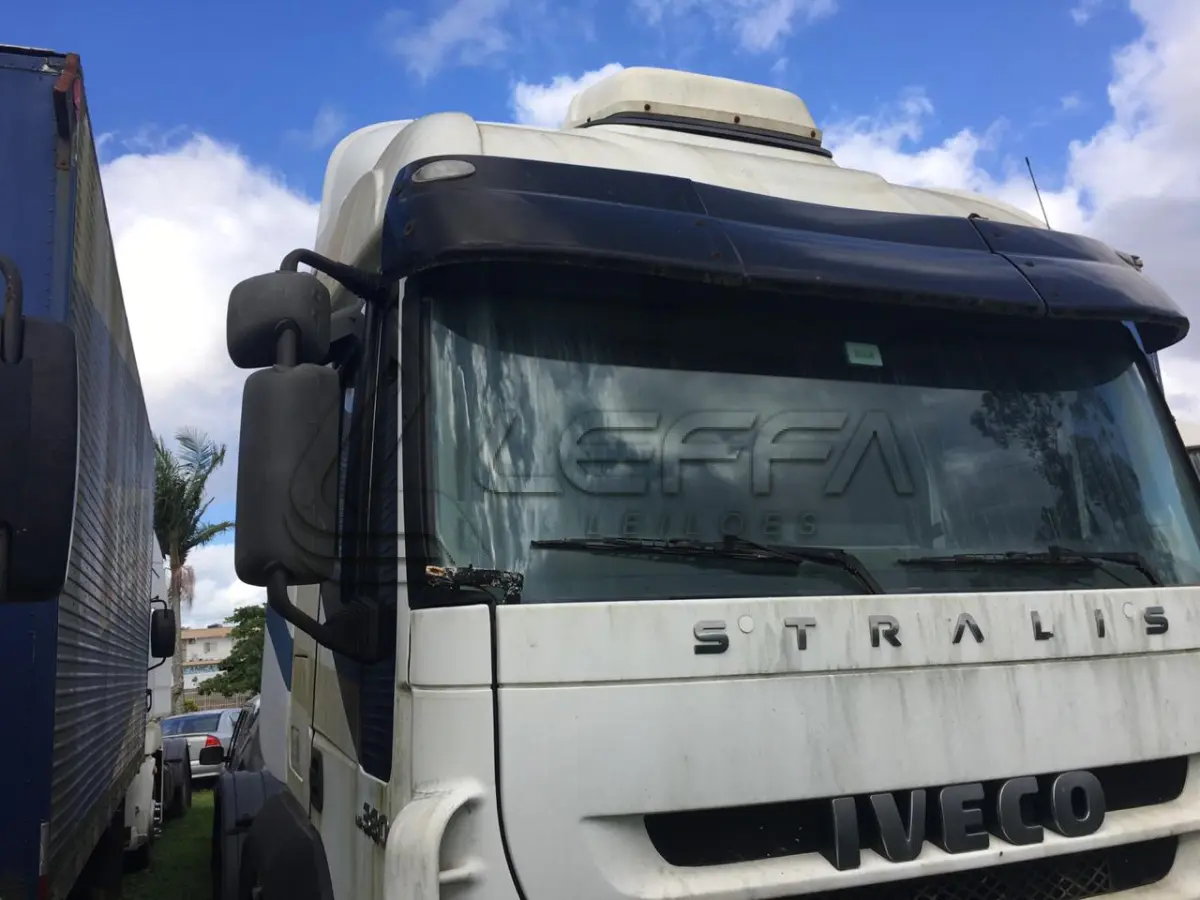 LOTE 002 - UM VEÍCULO IVECO STRALIS, 490538T