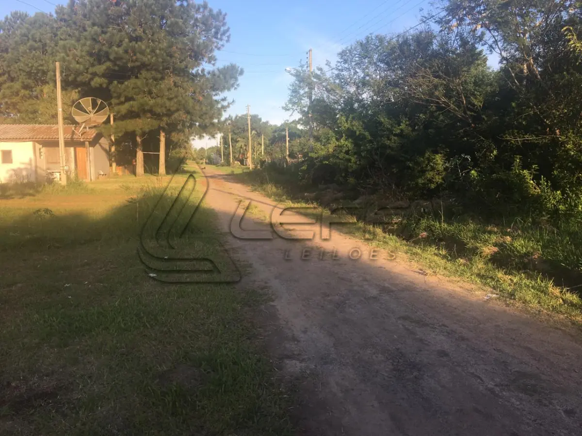 LOTE 002 - Terreno Urbano, Lote 27 Quadra 18, no Pinus Park em Arroio do Sal/RS