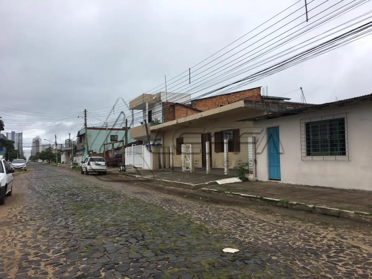 LOTE 001 - Terreno Urbano, com benfeitorias, na Rua Alexandrino de Alencar em Torres/RS