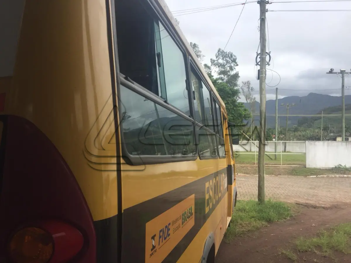 LOTE 004 - MICROONIBUS IVECO, CITYCLASS 70C17, placas IWI 5457, diesel, ano e modelo 2014, cor amarela.