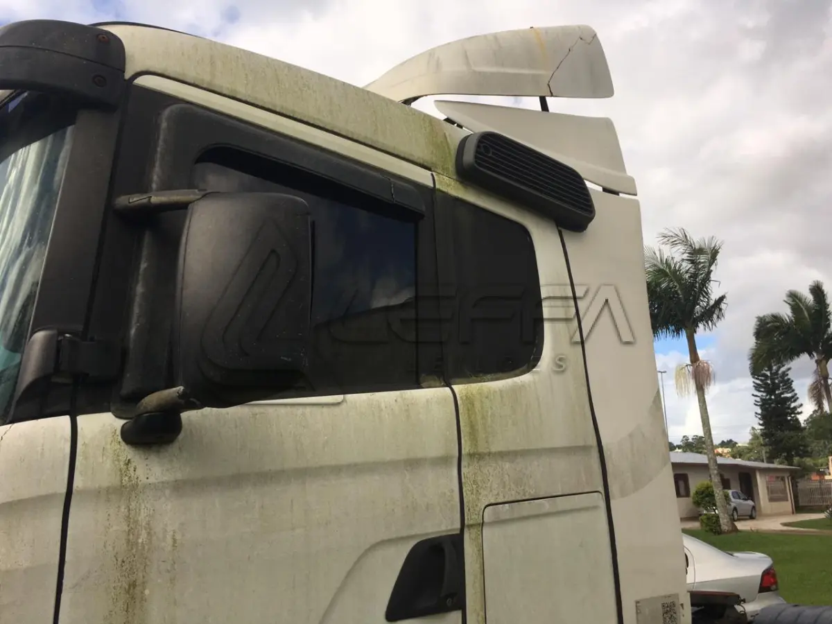 LOTE 007 - CAMINHÃO SCANIA, PLACAS IQW-1879, ANO 2010