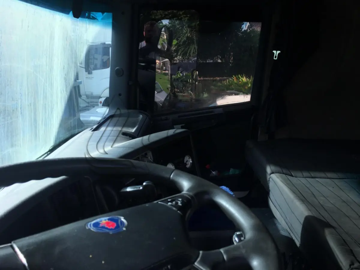LOTE 007 - CAMINHÃO SCANIA, PLACAS IQW-1879, ANO 2010