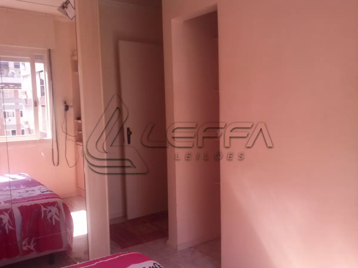 LOTE 001 - Apartamento 301 no Residencial Village Center Zona Sul na Av. Cavalhada em Porto Alegre/RS