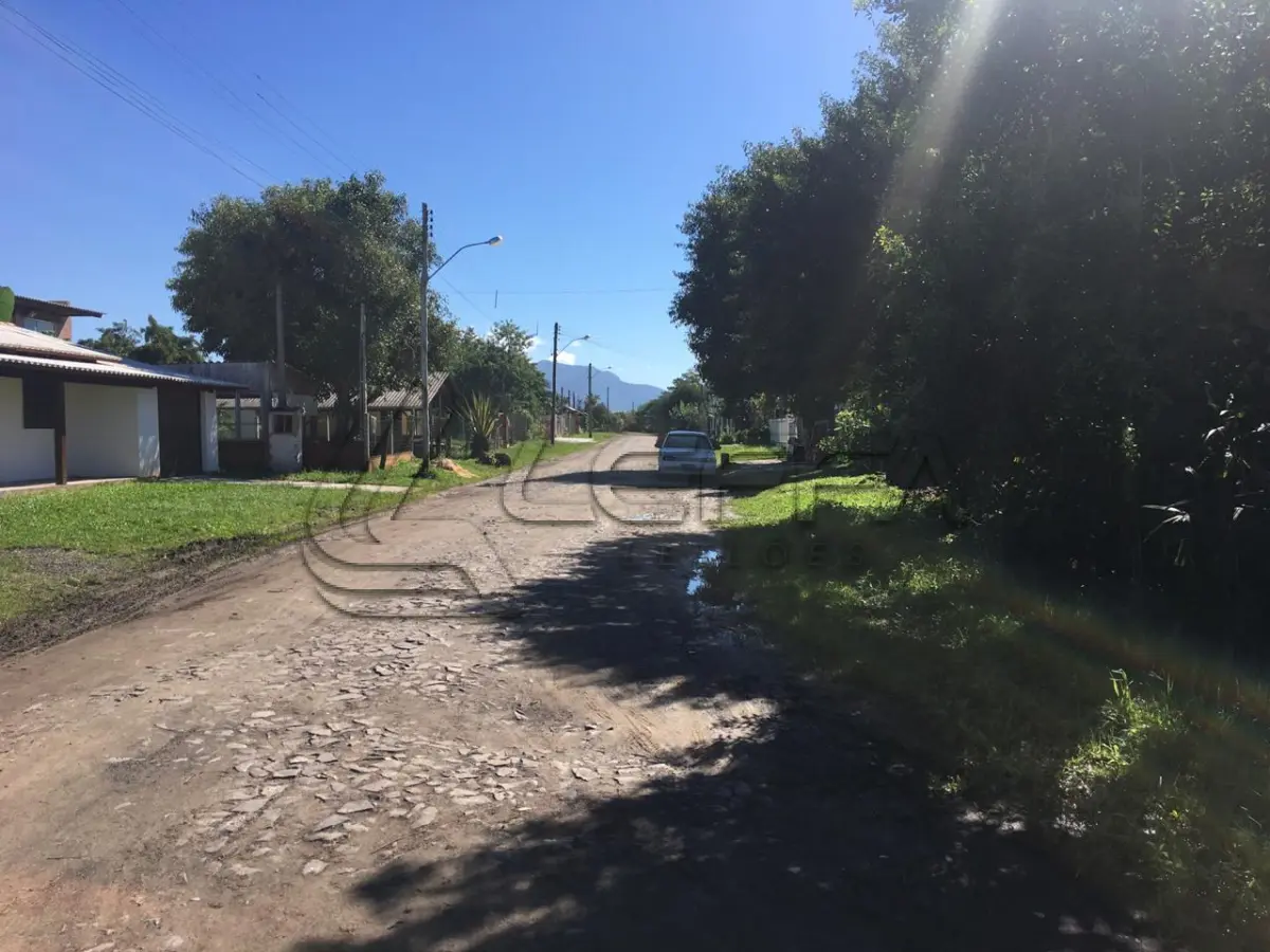 LOTE 001 - Terreno Urbano, Lote 02 da Quadra 04-J, no Novo Arroio do Sal em Arroio do Sal/RS