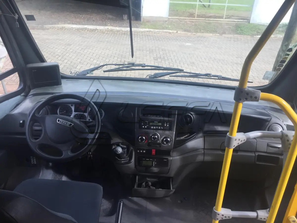 LOTE 004 - MICROONIBUS IVECO, CITYCLASS 70C17, placas IWI 5457, diesel, ano e modelo 2014, cor amarela.
