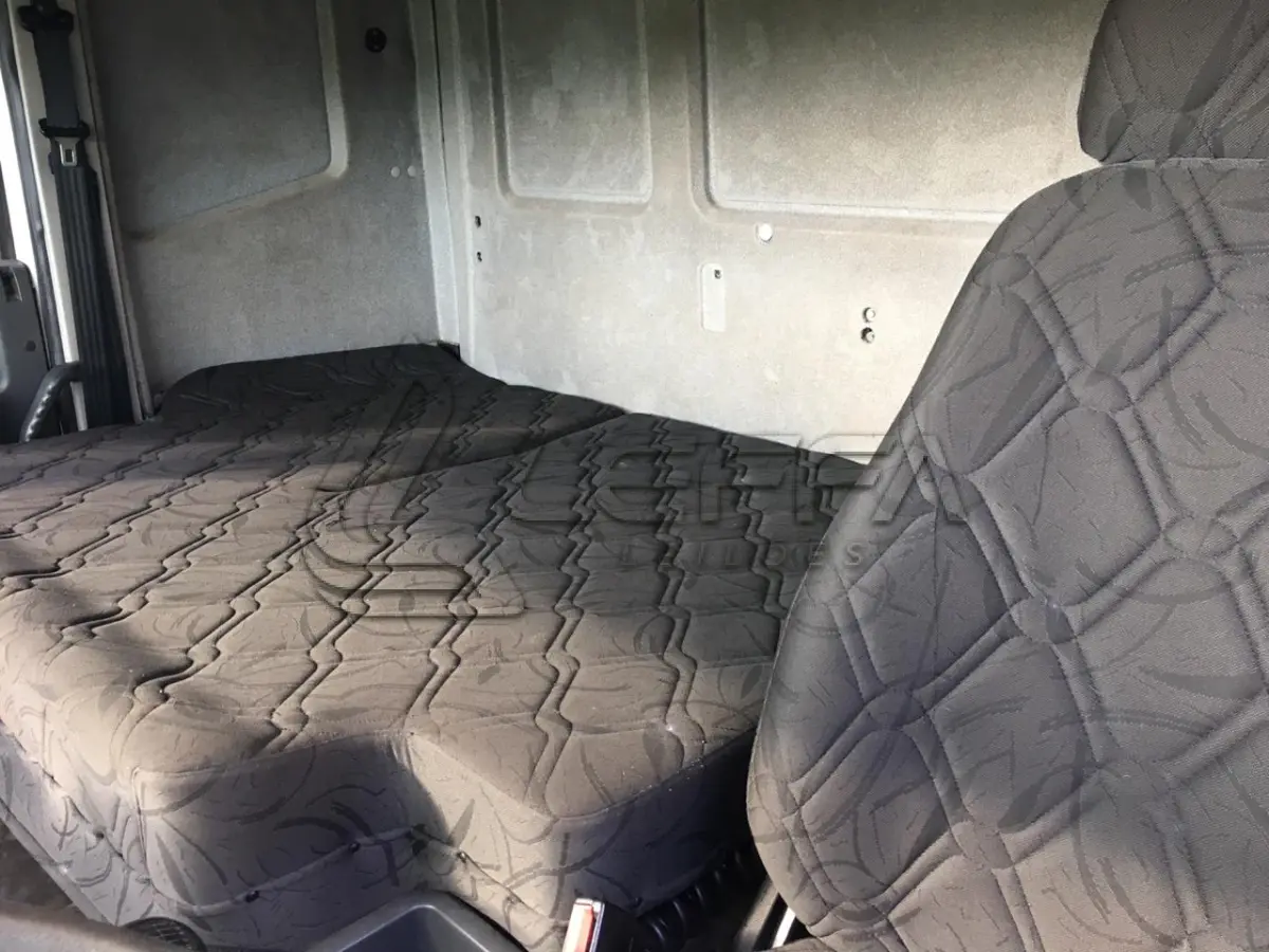 LOTE 002 - UM VEÍCULO IVECO STRALIS, 490538T