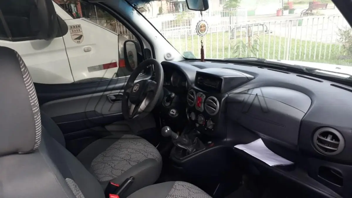 LOTE 003 - VEÍCULO FIAT/DOBLO, ATTRACTIV 1.4, placas IVR-2111, flex, ano e modelo 2014, cor branca
